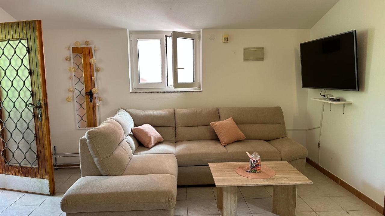 Apartment Murva Premantura Exterior photo